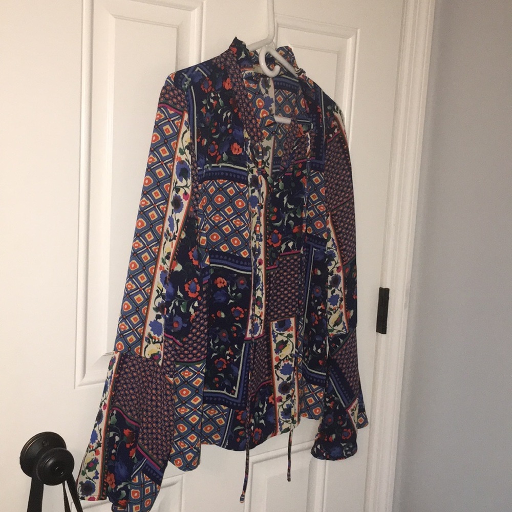Women’s blouse - Picture 2 of 3